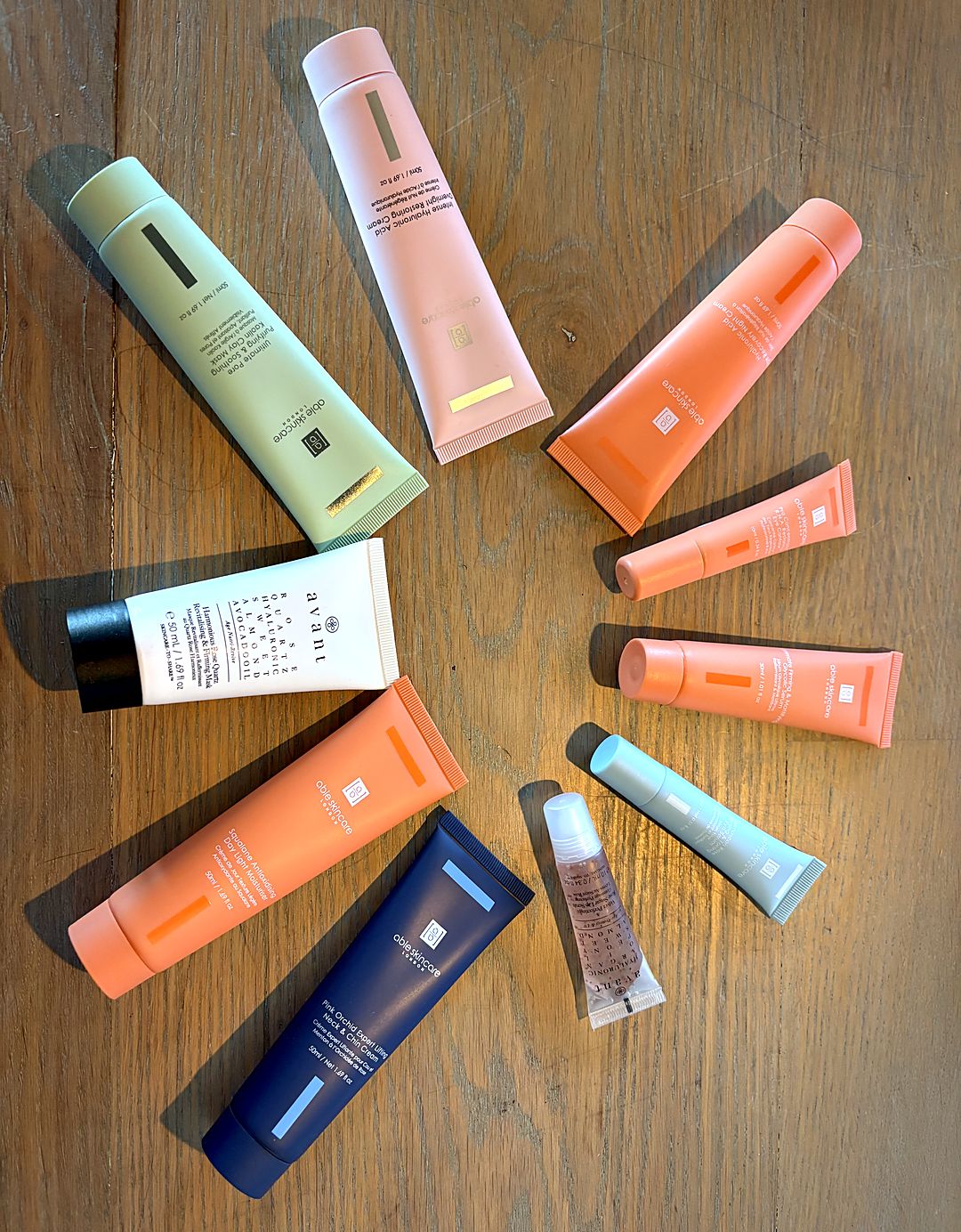 De 10 producten uit de JouwBox by Able Skincare: Able Skincare en Avant